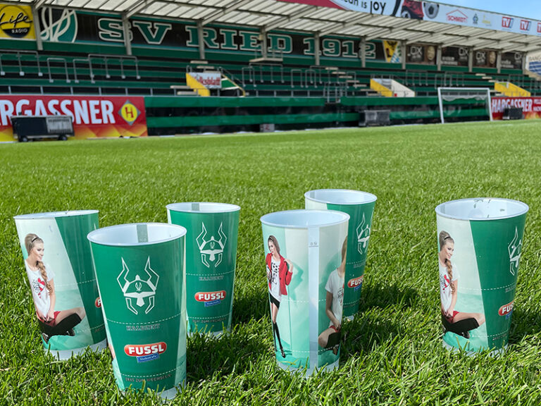 Stadionbecher Mit Farbwechsel – 625 Ml, BPA-frei, Spülmaschinenfest, 12er Set In Gemischten Farben