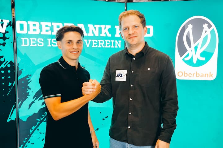 Jonas Mayer verlängert bis 2028 bei der SV Oberbank Ried